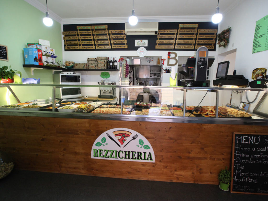 Pizzeria-Bezzicheria-Roma-panoramica-bancone