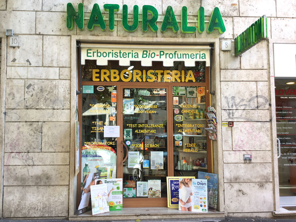 Naturalia-Erboristeria-Roma-vetrina-esterna