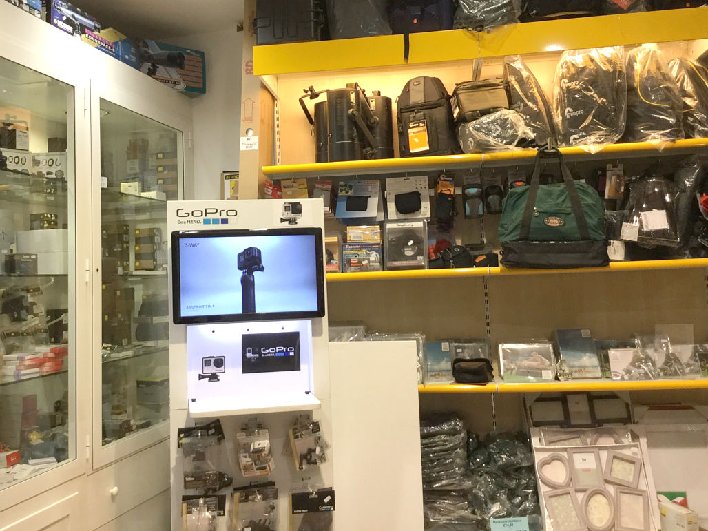 Metrophoto negozio attrezzature fotografiche - vendita fotocamere a Roma