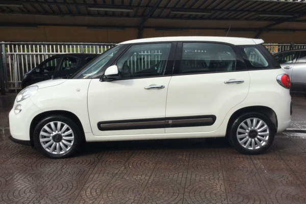 Villa-Bonelli-Auto-Roma-Fiat-500L-1.6-multijet-105cv-business-usata-visuale-laterale