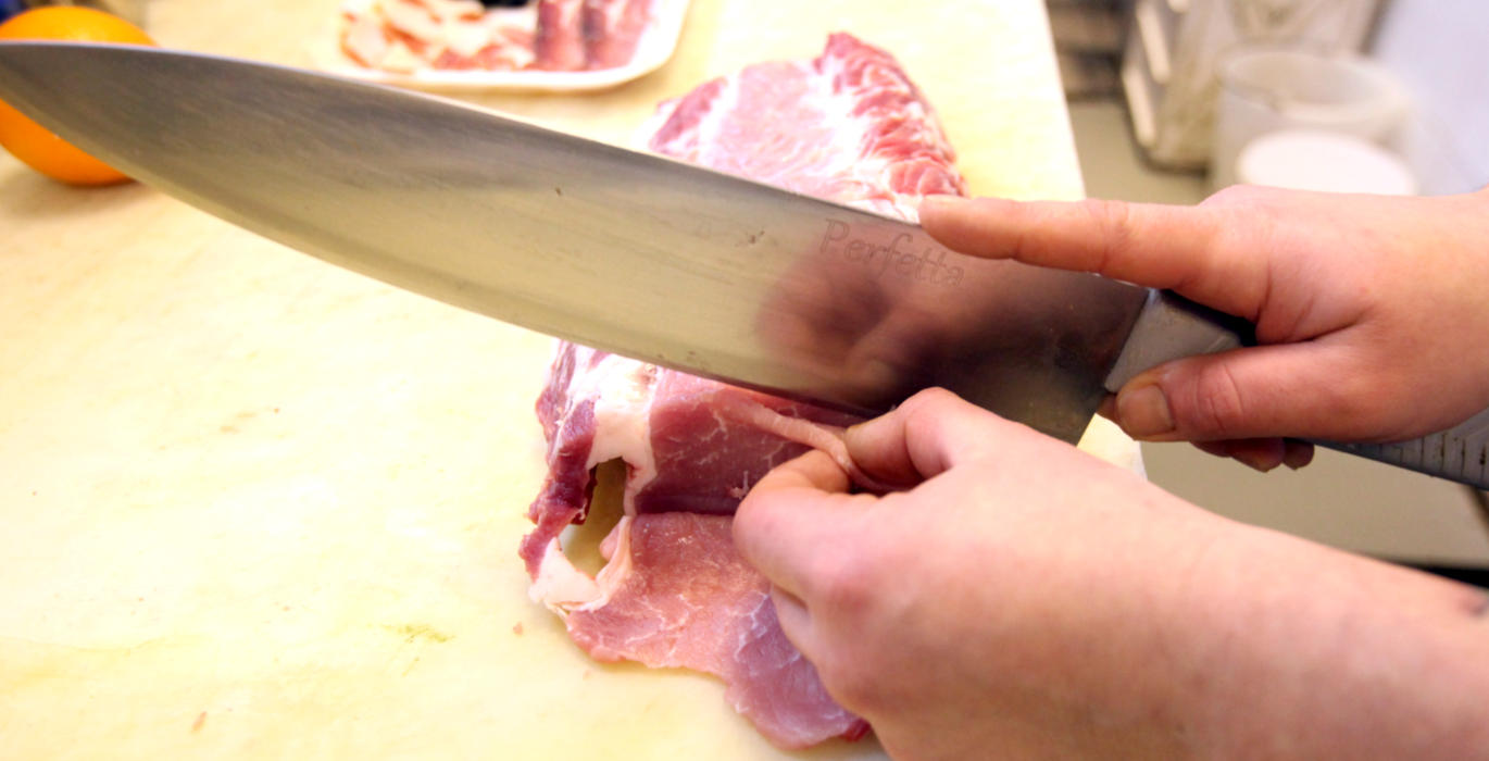 Macelleria-Curzi-preparazione-arista-farcita